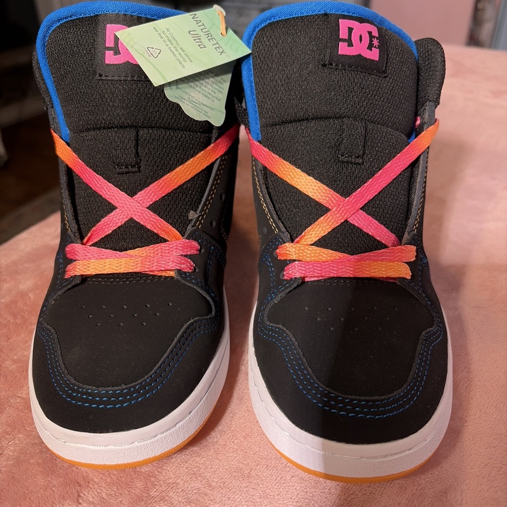 Dc Shoes Manteca 4 Mid Women's Size 6 Black Multicolor. Blue, Hot-Pink New